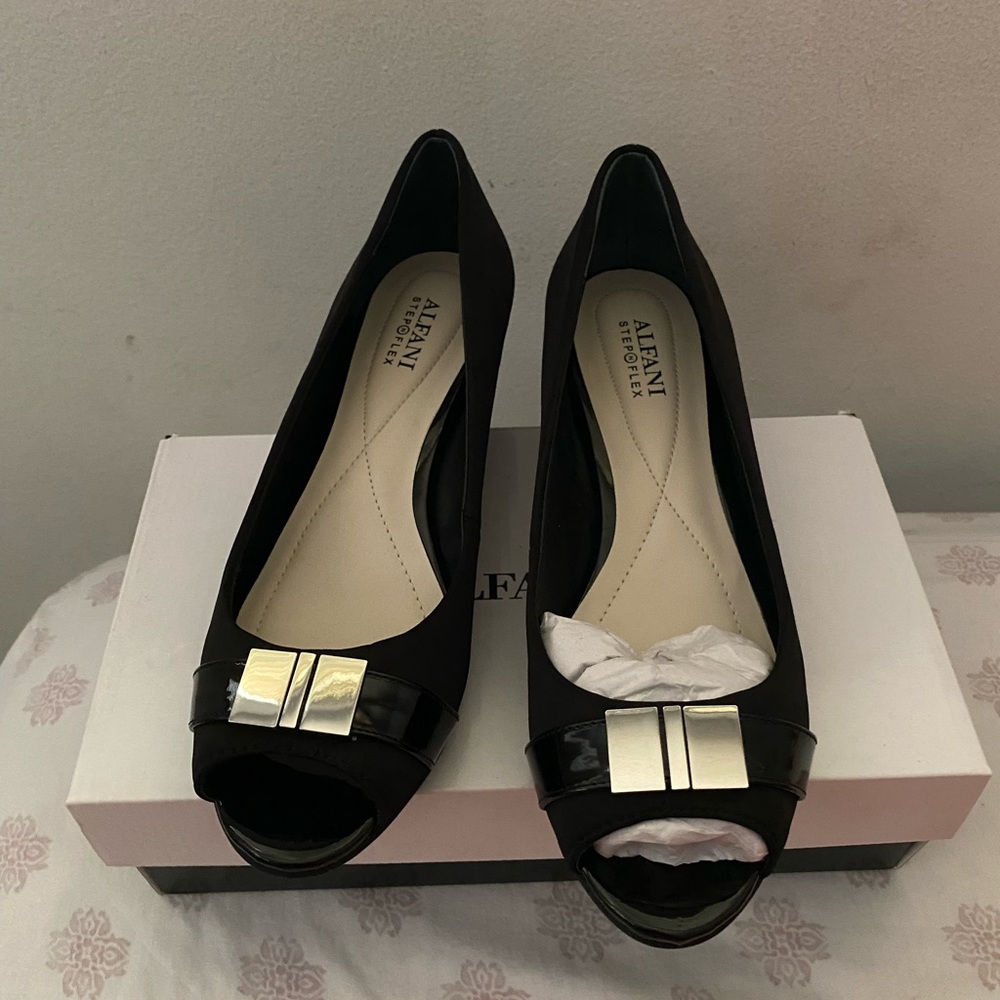 Brand new Alfani heels